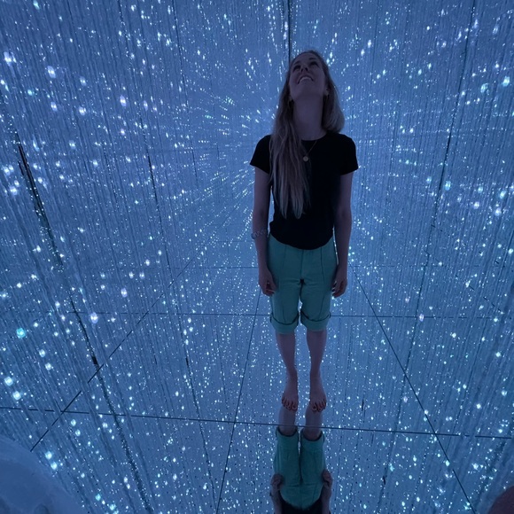 Meet your Posher, Hilary - Picture 1 of 1